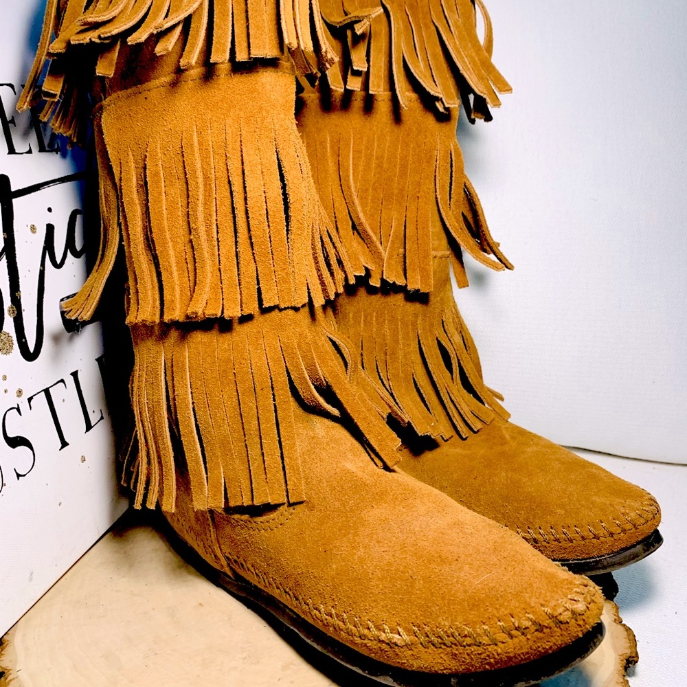 Minnetonka 3 Layer Fringe Suede Boho Sz 6M Boots - Picture 8 of 15